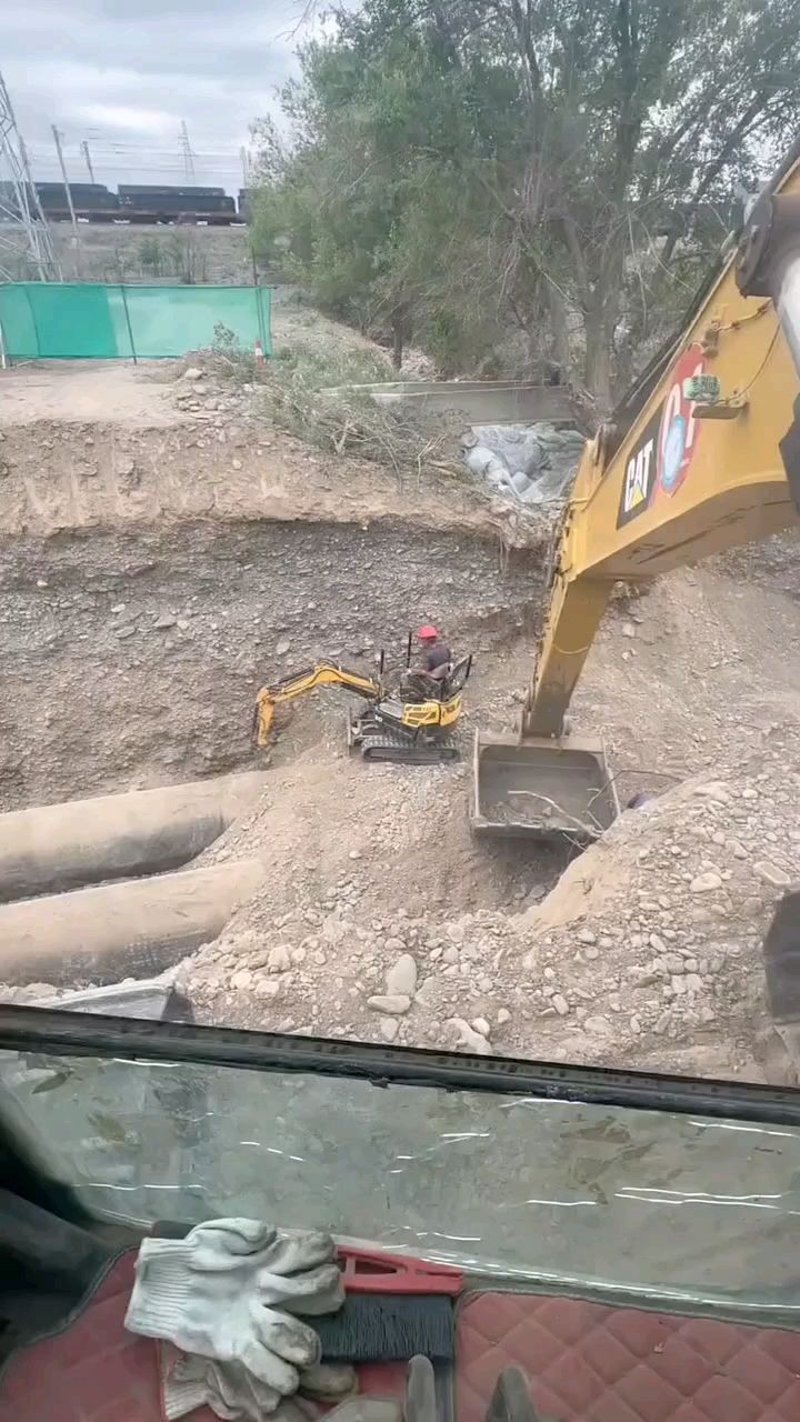 挖掘机出租市场动态